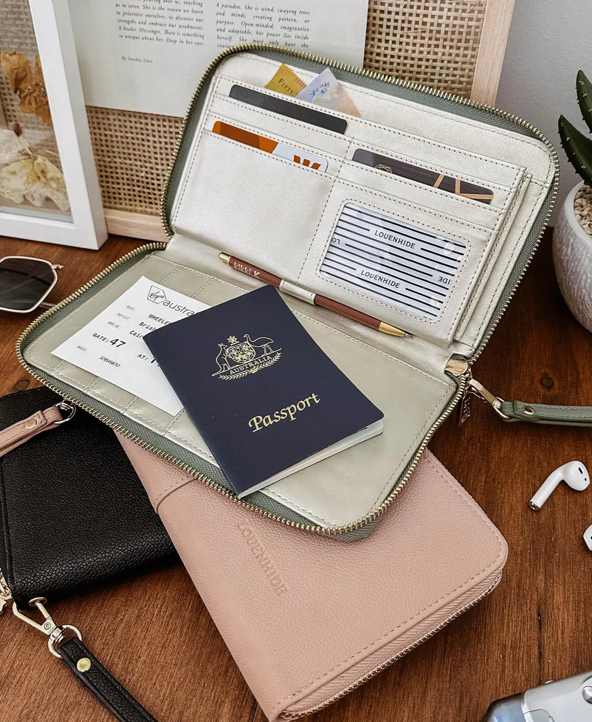 Arabella Travel Wallet ~ Black