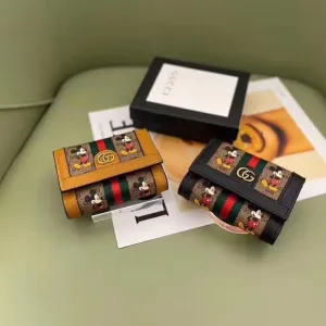 Luxury Wallets - GUC - 6422