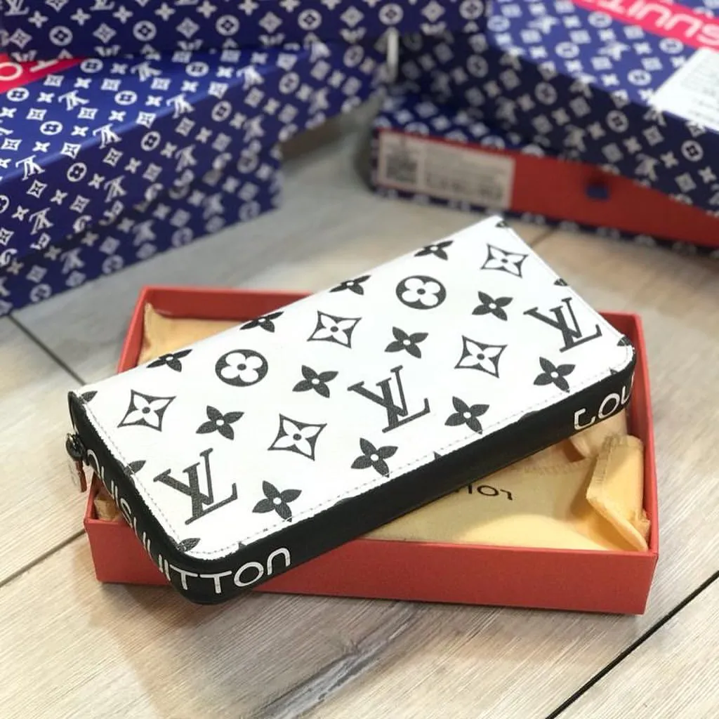 Luxury Wallets - LOV - 6064