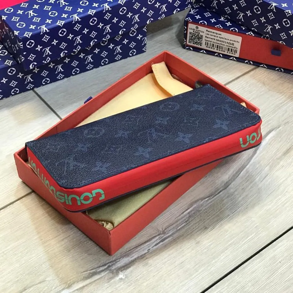Luxury Wallets - LOV - 6064